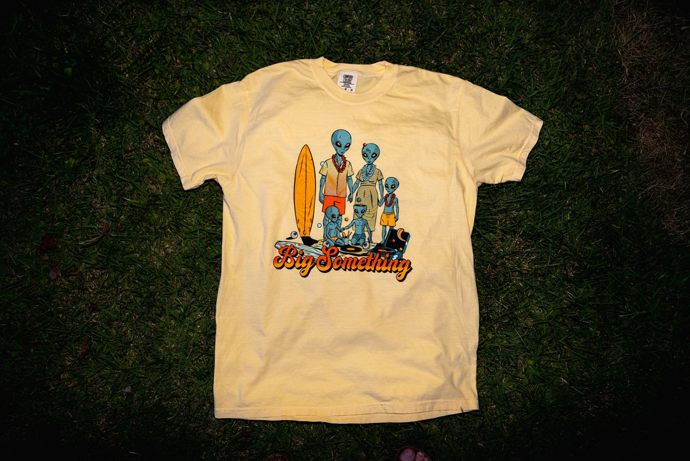 T-SHIRT: Summer Tour 2025 (Yellow)